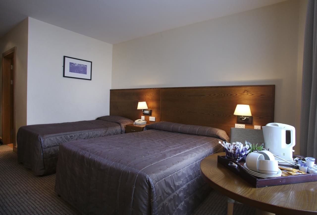 Отель The Carraig Hotel Каррик-он-Шур