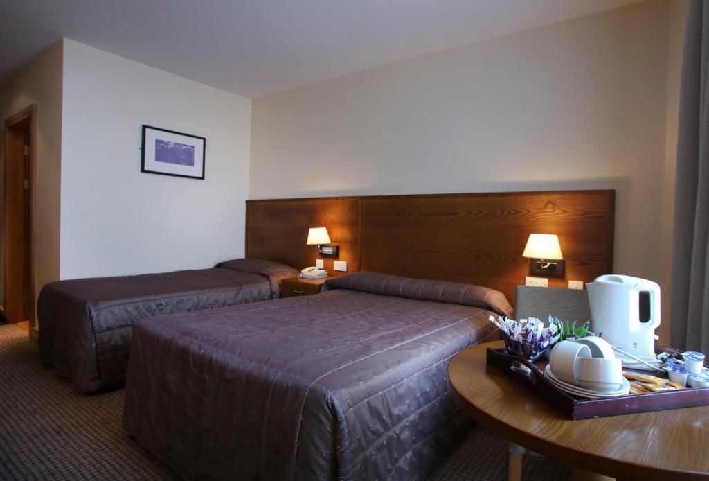 Отель The Carraig Hotel Каррик-он-Шур